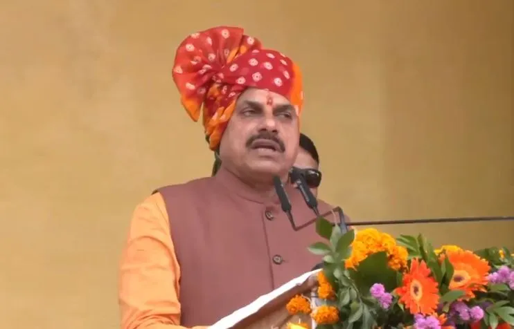 मप्र: मोहन सरकार ने कोल्ड्रिफ कफ सिरप की बिक्री पर रोक लगाई