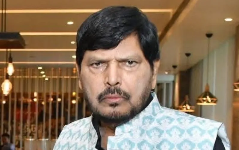 बिहार में सीट बंटवारे को लेकर महागठबंधन में विवाद, राजग को होगा फायदा: रामदास अठावले 