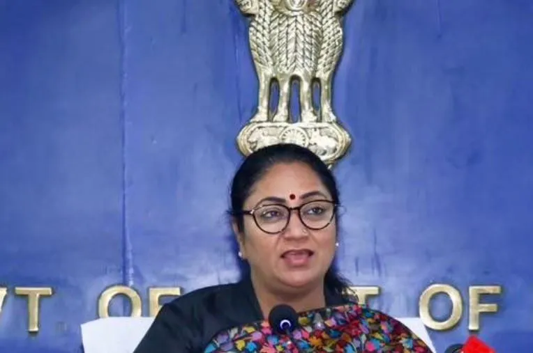 इस साल दीपावली पर पटाखे फोड़ने के बावजूद प्रदूषण कम रहा: रेखा गुप्ता