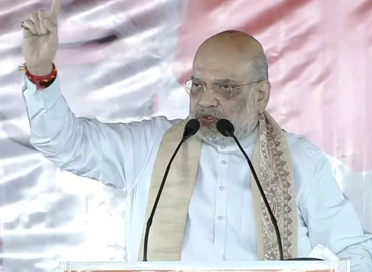 शाह ने विपक्ष से पूछा: देश में प्रधानमंत्री-मुख्यमंत्री घुसपैठिए तय करें तो लोकतंत्र सुरक्षित रह सकता है? 