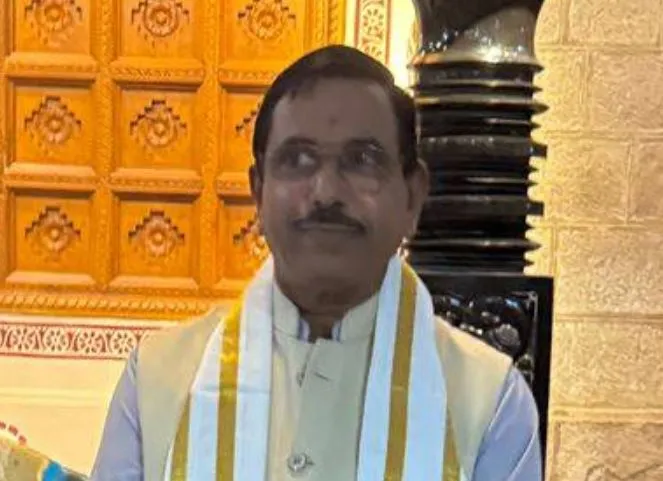 कर्नाटक में कांग्रेस विधायकों की 'हॉर्स ट्रेडिंग' चल रही है: प्रह्लाद जोशी 