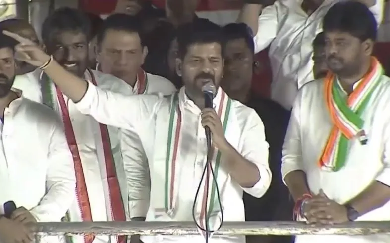 तेलंगाना: रेवंत रेड्डी ने बीआरएस पर साधा निशाना- 'कार' पहले ही गैराज में डाल दी गई है