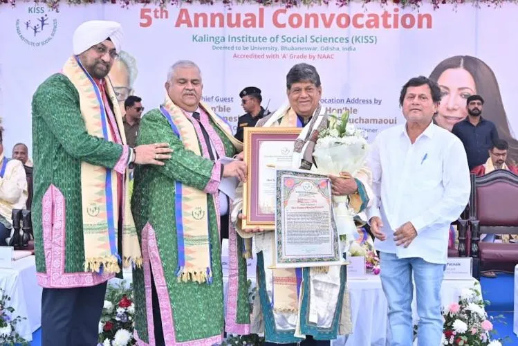 'जीवन एक चुनौती है, कभी हार नहीं माननी चाहिए'