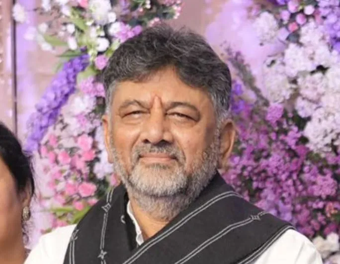 केसी वेणुगोपाल के सामने डीके शिवकुमार के समर्थन में नारे लगाए गए