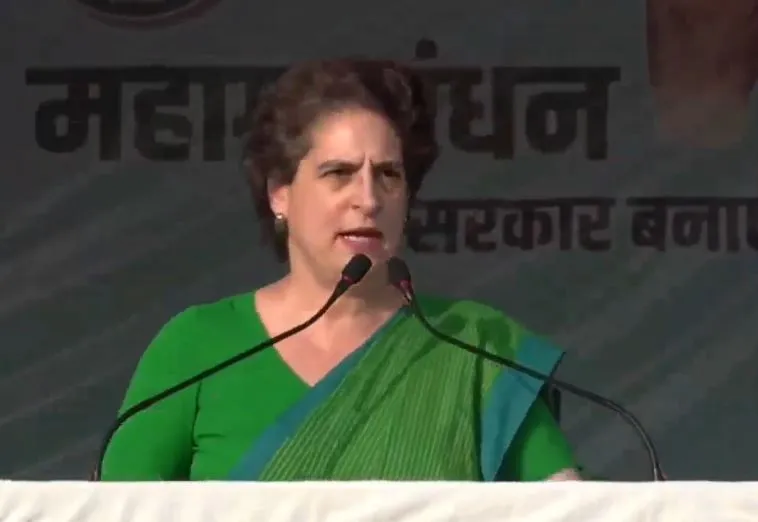 संचार साथी ऐप मामला: प्रियंका वाड्रा बोलीं- देश को तानाशाही में बदलने की कोशिश