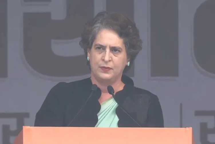 एमजीनरेगा: प्रियंका वाड्रा ने पूछा- 'महात्मा गांधी का नाम क्यों हटाया जा रहा है?'