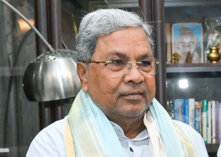 सिद्दरामय्या ने एचडी कुमारस्वामी को 'मनुवादी' कहा