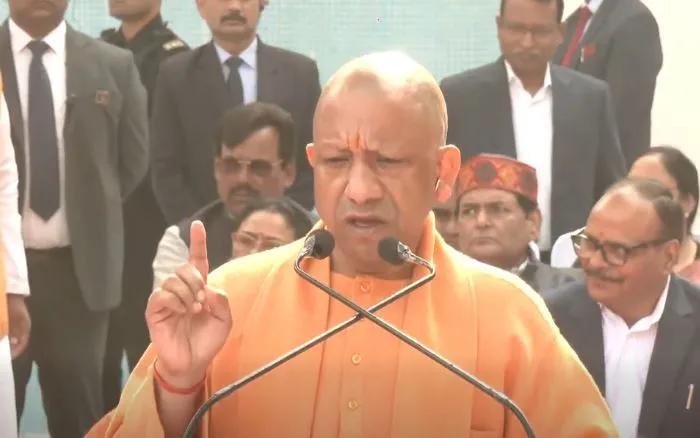 नेहरू ने कश्मीर मुद्दे को विवादास्पद बनाया, भारत को उग्रवाद और अलगाववाद मिला: योगी आदित्यनाथ