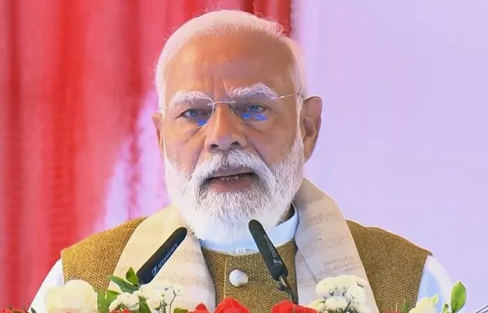 केरल: प्रधानमंत्री ने विभिन्न विकास परियोजनाओं का शुभारंभ किया, नई ट्रेनों को झंडी दिखाई