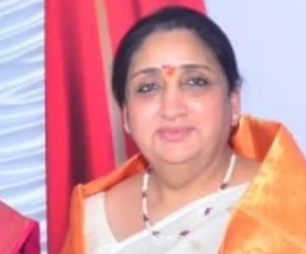 सुनेत्रा पवार मुंबई पहुंचीं, महाराष्ट्र की पहली महिला उपमुख्यमंत्री बनेंगी