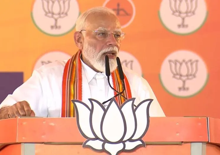 कम्युनिस्ट और कांग्रेस, दोनों ही भ्रष्टाचार और सांप्रदायिकता से ग्रस्त हैं: प्रधानमंत्री