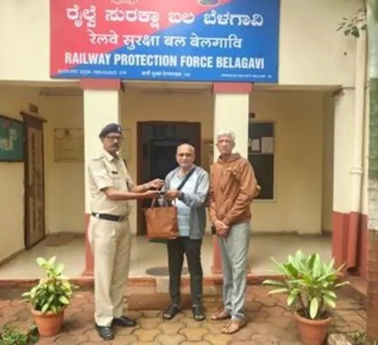 यात्रियों की सुरक्षा के लिए अटूट प्रतिबद्धता के साथ काम कर रहा आरपीएफ