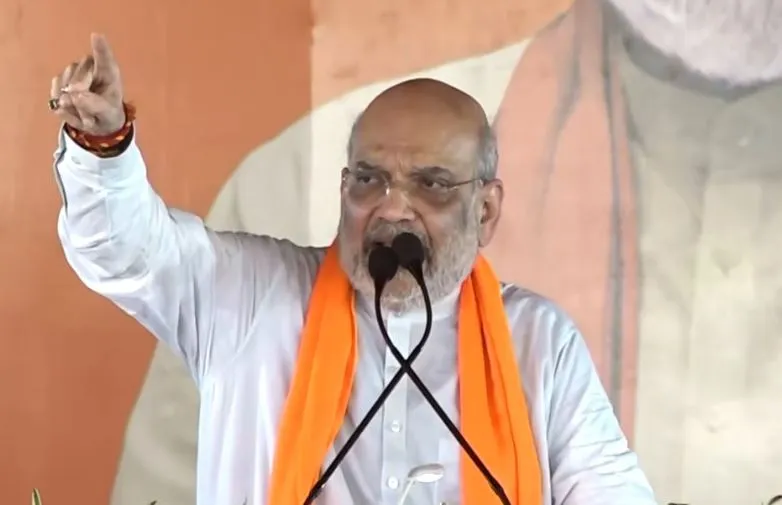 ममता दीदी अपने चेले-चपाटों को आगे कर बाबरी मस्जिद बनाने का सपना देख रही हैं: अमित शाह 