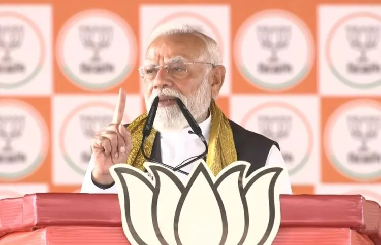 तृणकां अपने वोटबैंक को खुश करने के लिए धर्म के आधार पर आरक्षण देने में जुटी है: प्रधानमंत्री