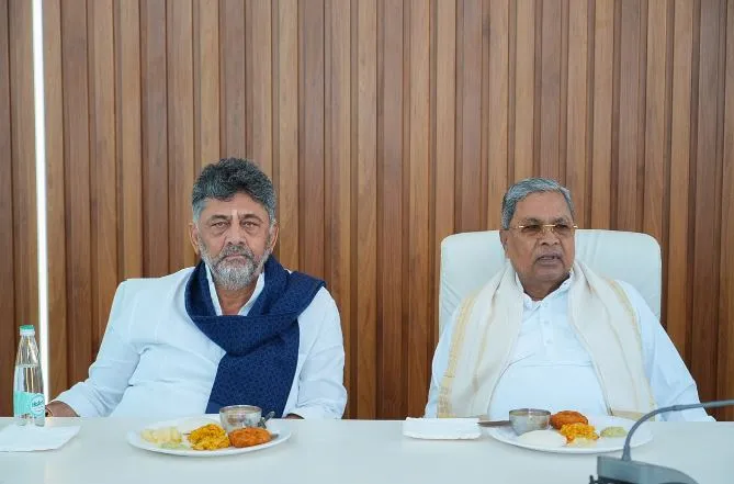 सिद्दरामय्या दोपहर 2.30 बजे अपना इस्तीफा देने के लिए लोक भवन जाएंगे!