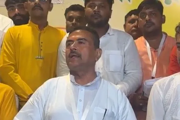 सुवेंदु अधिकारी ने पश्चिम बंगाल के मुख्यमंत्री पद की शपथ ली