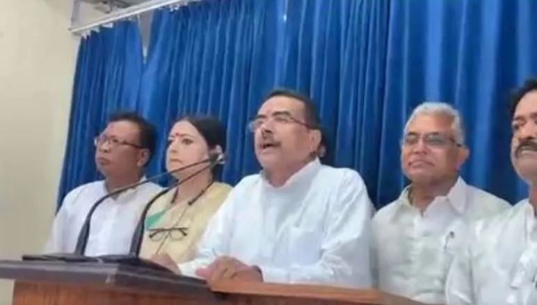 प. बंगाल सरकार ने बाड़ लगाने के लिए बीएसएफ को ज़मीन हस्तांतरण की मंज़ूरी दी