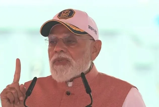असली पहचान सिर्फ़ बाज़ार होने से नहीं, बल्कि आत्मनिर्भरता से मिलती है: प्रधानमंत्री