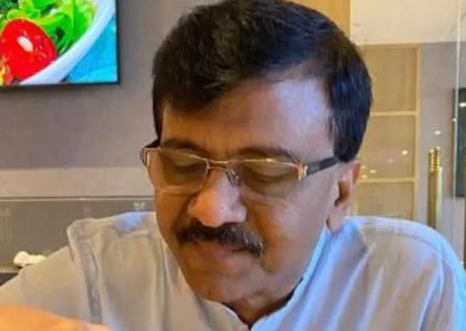 संजय राउत ने शिवसेना (यूबीटी) सांसदों को 50 करोड़ रु. का प्रलोभन दिए जाने का आरोप लगाया