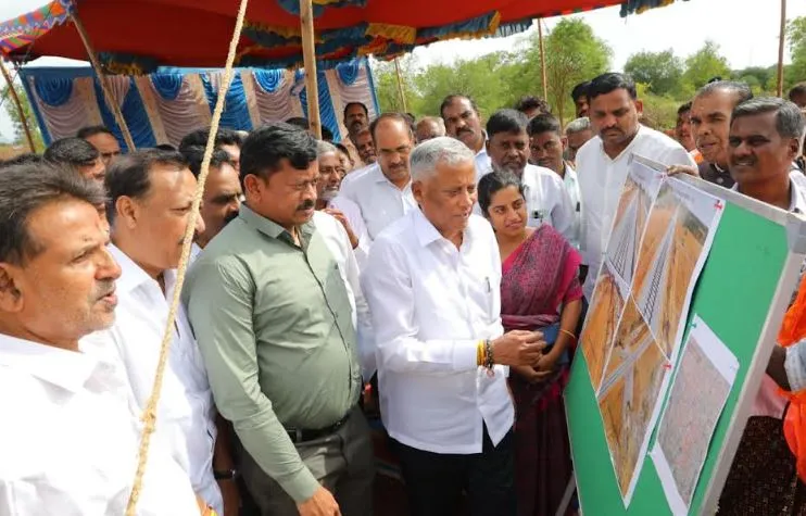 वी सोमन्ना ने तुमकूरु-रायदुर्गा नई रेलवे लाइन परियोजना के कार्यों का निरीक्षण किया