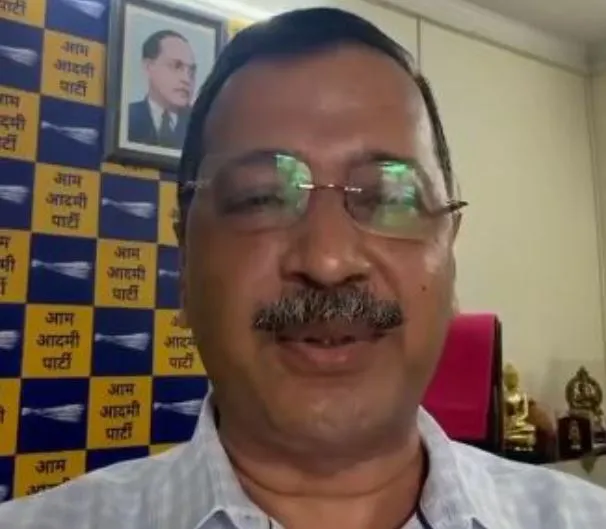 ई20 मुद्दे पर प्रधानमंत्री आवास की ओर मार्च करने से पुलिस ने केजरीवाल को रोका