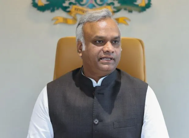 भाजपा को 'हर घर तिरंगा' अभियान आरएसएस मुख्यालय से शुरू करना चाहिए: प्रियंक खरगे