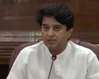 कांग्रेस के लिए कुछ लोग फर्स्ट क्लास, हम-आप थर्ड क्लासः सिंधिया