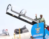 राष्ट्रपति मुर्मू ने सुखोई-30 लड़ाकू विमान से उड़ान भरी