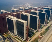 प्रधानमंत्री ने अंतरराष्ट्रीय हीरा और आभूषण कारोबार के लिए सूरत डायमंड बोर्स का उद्घाटन किया