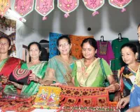 बेंगलूरु: राजस्थानी हथकरघा उत्पादों की प्रदर्शनी और सेल में छाई रौनक