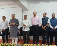 रेल मंत्री ने 'वंदे भारत' स्लीपर ट्रेनसेट का अनावरण किया