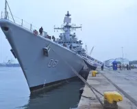 नौसेना दिवस समारोह के लिए चेन्नई पहुंचा आईएनएस दिल्ली, सैन्य शक्ति की दिखाई झलक