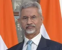 'अमेरिकी सरकार के साथ बातचीत कर रहा भारत कि निर्वासित लोगों के साथ कोई दुर्व्यवहार न हो'