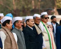 मोदी की तारीफ के बाद दिग्विजय को मिला कांग्रेस के इस नेता का समर्थन