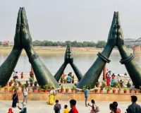 हाथ जोड़कर अपनी ओर आकर्षित करता है 'नमो घाट'