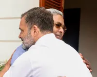मुख्यमंत्री पद से इस्तीफ़ा देने के एक दिन बाद सिद्दरामय्या दिल्ली में राहुल गांधी से मिले