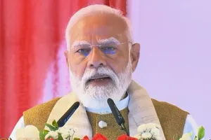 केरल: प्रधानमंत्री ने विभिन्न विकास परियोजनाओं का शुभारंभ किया, नई ट्रेनों को झंडी दिखाई