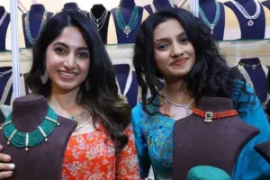 फैशन, लग्जरी और स्टाइल का संगम हाई लाइफ फिर आ रही है...