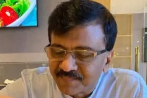 संजय राउत ने शिवसेना (यूबीटी) सांसदों को 50 करोड़ रु. का प्रलोभन दिए जाने का आरोप लगाया