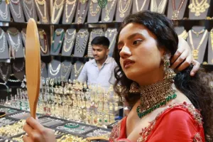 फ़ैशन, लग्ज़री और सदाबहार स्टाइल लेकर आ रही हाई लाइफ