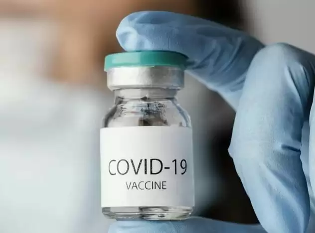 कोविड-19 दवाओं, उपकरणों पर कर की दर में कटौती, टीके पर 5% कर कायम
