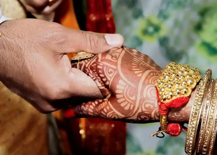 अमेरिकी मुस्लिम का भारत से अनूठा प्रेम, वाराणसी में किया हिंदू परंपरा के अनुसार विवाह