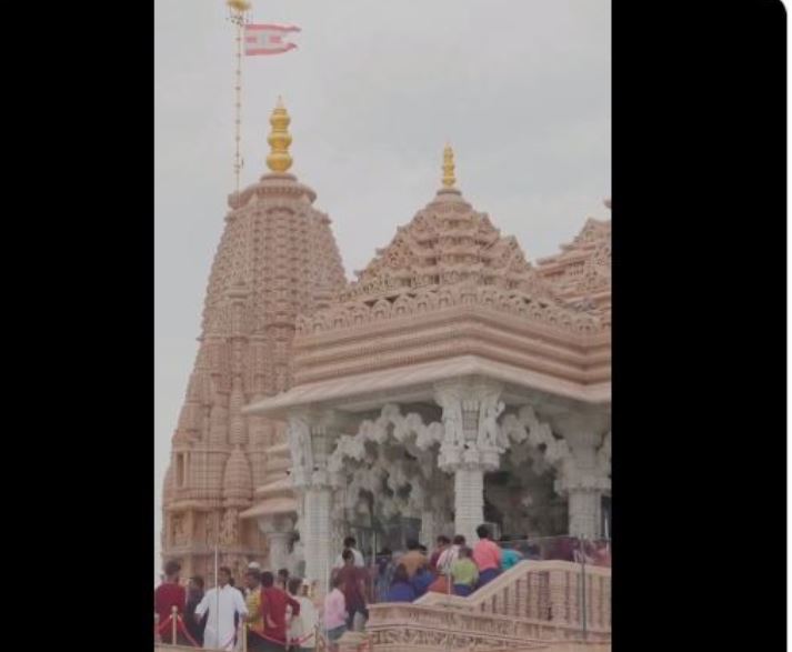 यूएई में लहराती सनातन ध्वजा: अबू धाबी के पहले हिंदू मंदिर में इतने श्रद्धालुओं ने किए दर्शन