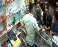 'अज़ान' विवाद? बेंगलूरु में युवकों के समूह ने दुकानदार को पीटा