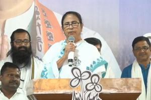 ममता बनर्जी का आरोप- बंगाल में कांग्रेस और सीपीआई (एम) कर रहीं भाजपा की मदद 
